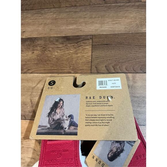 Rae Dunn USA Flag Slippers Woman’s Size Small 5-6 NEW MSRP $38 - Picture 8 of 9